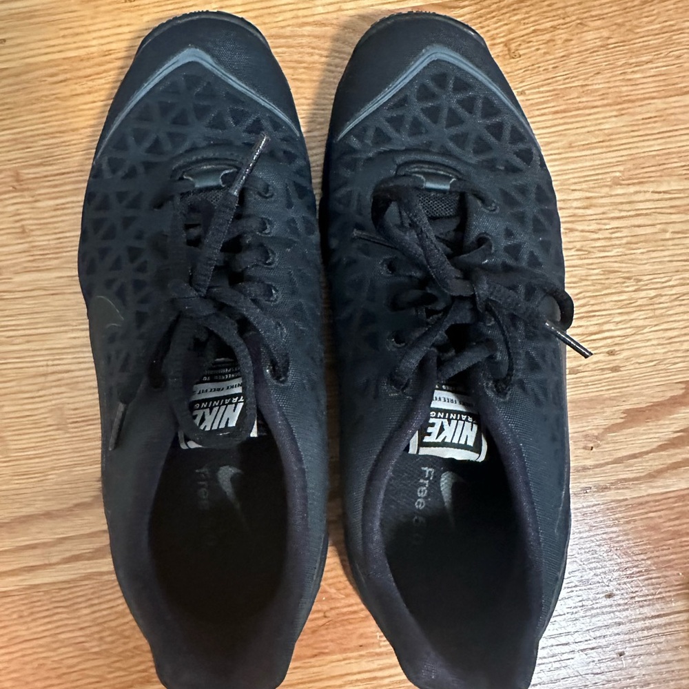Nike Black Shoes size W 10.5